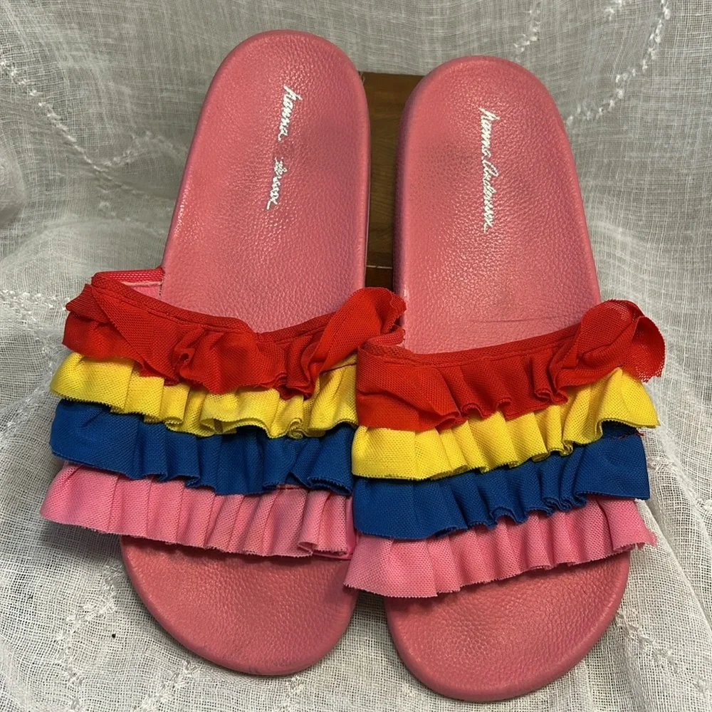 Hanna Andersson almost NEW slide sandals